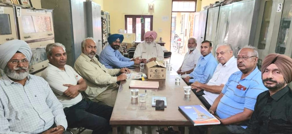 The monthly gathering of Doaba Sahitya Sabha (Registered) Garhshankar was held